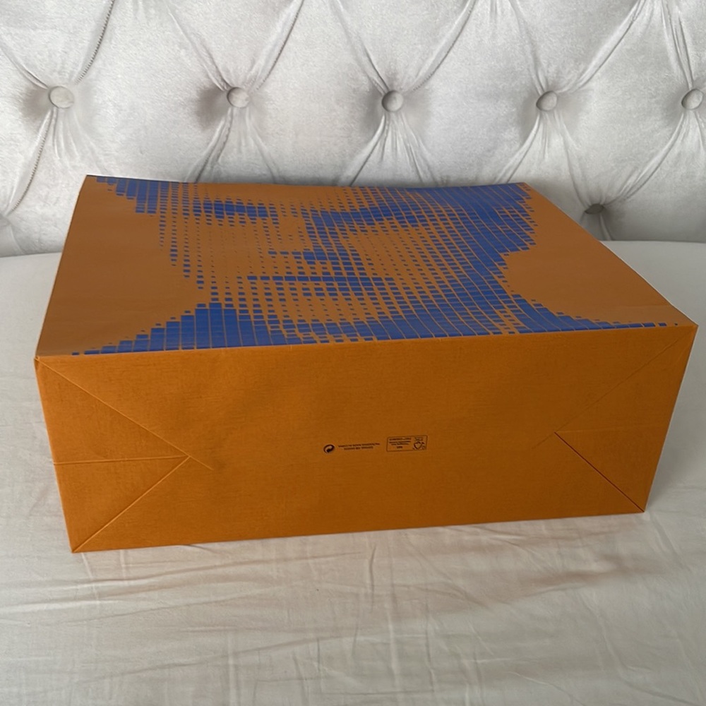 Louis Vuitton shopping bag - Picture 4 of 4